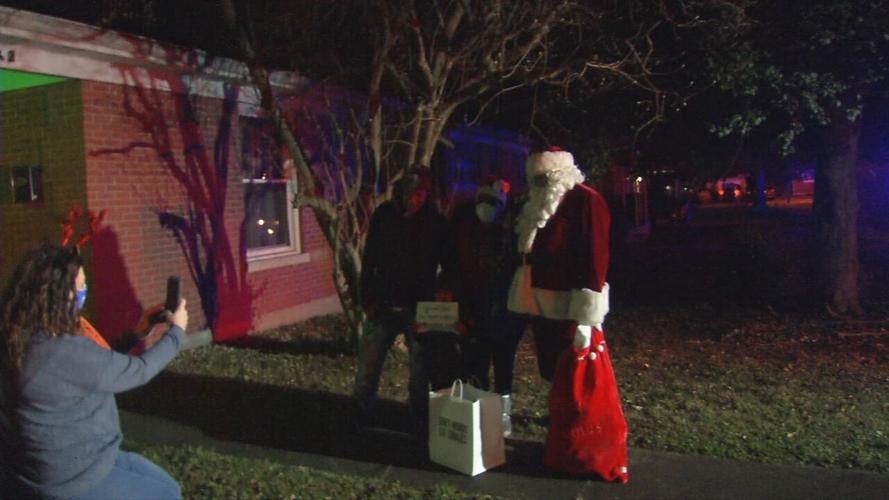 MAKE-A-WISH-SANTA VISITS SHIVELY BOY-12-23-20 (5).jpeg