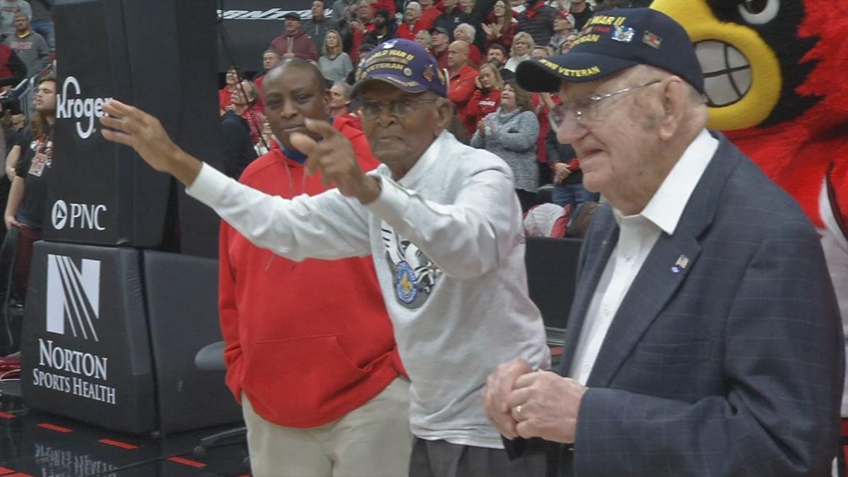 Four World War Ii Vets Honored At U Of L Basketball Game News