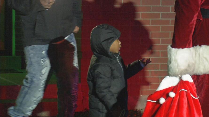 MAKE-A-WISH-SANTA VISITS SHIVELY BOY-12-23-20 (4).jpeg