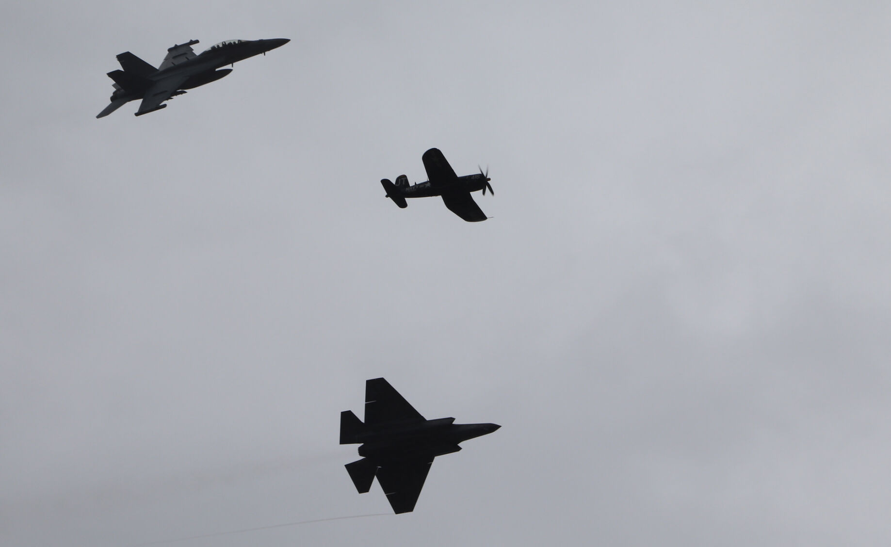 IMAGES Thunder Over Louisville 2023 setup and airshow practice