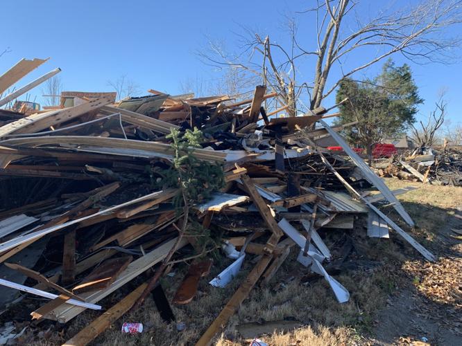 TORNADO - BOWLING GREEN - WHISPERING HILLS - 12-13-2021 1.jfif
