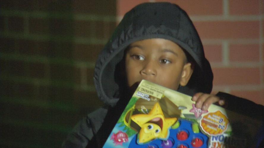 MAKE-A-WISH-SANTA VISITS SHIVELY BOY-12-23-20 (2).jpeg