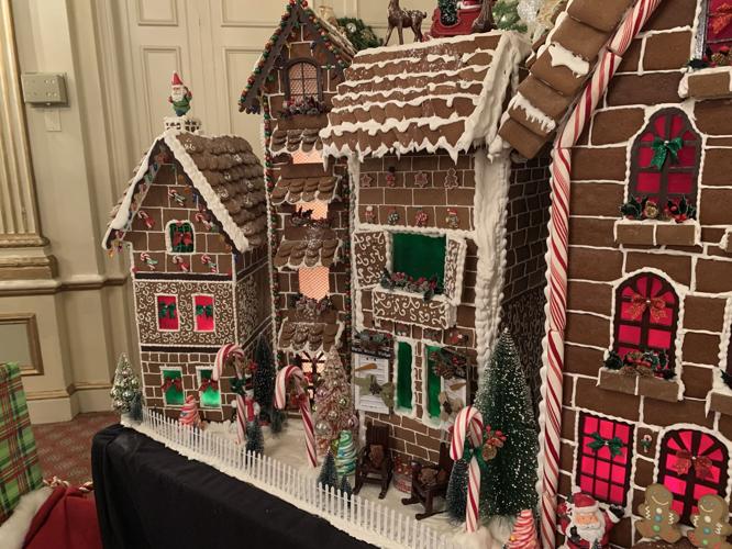 BROWN HOTEL - GINGERBREAD HOUSE - 11-27-19  (12).jpg