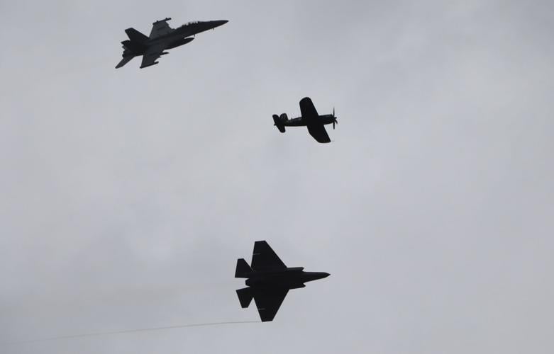 Aircraft practice over the Ohio River one day before Thunder Over Louisville 2023