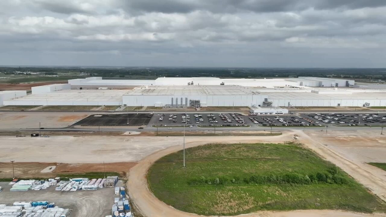 Small town, big shifts | Uncertainty returns to Glendale as Ford repurposes battery  plant | Business | wdrb.com
