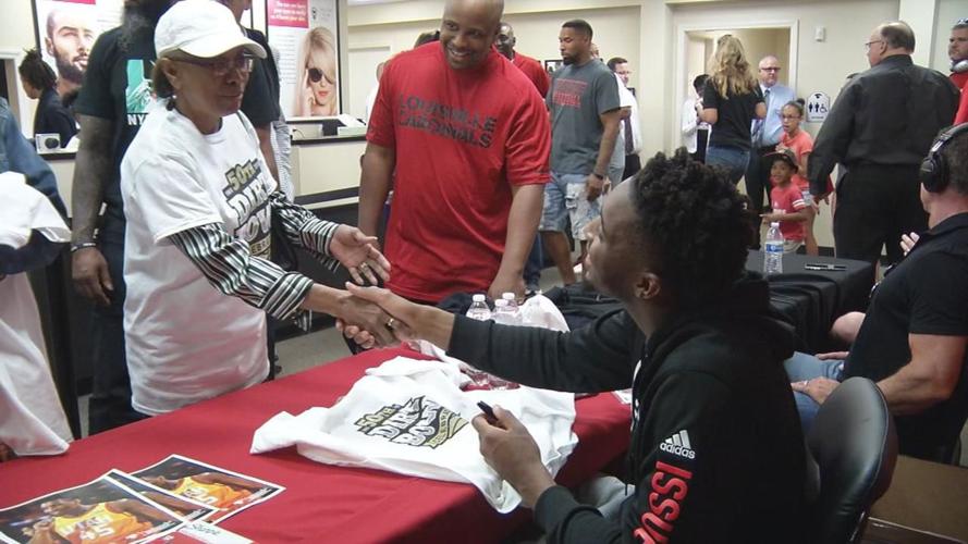Donovan Mitchell with fan