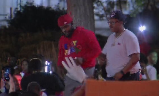 Breonna Taylor downtown Louisville protests hand