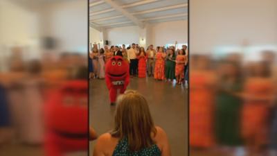 BIG RED WEDDING GRIDDY