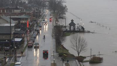 Jeffersonville officials warn residents to stay away from rising Ohio River