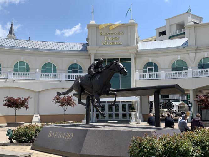CHURCHILL DOWNS 2019 - GATE 1 BARBARO STATUE (9).JPG