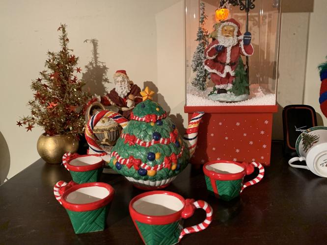 CHRISTMAS CAFE ON FRANKFORT AVENUE - KK - 8-26-2020  (11).JPG