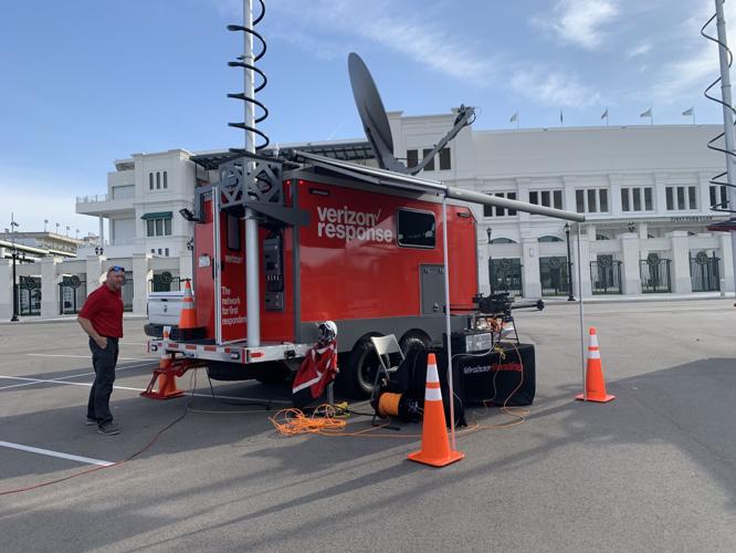 Verizon Derby Satellite Truck