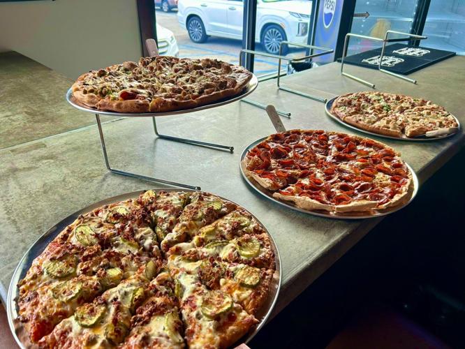 Craft House Pizza at Colonial Gardens