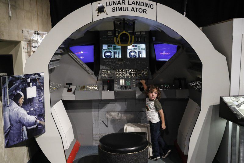 nasa lunar lander simulator
