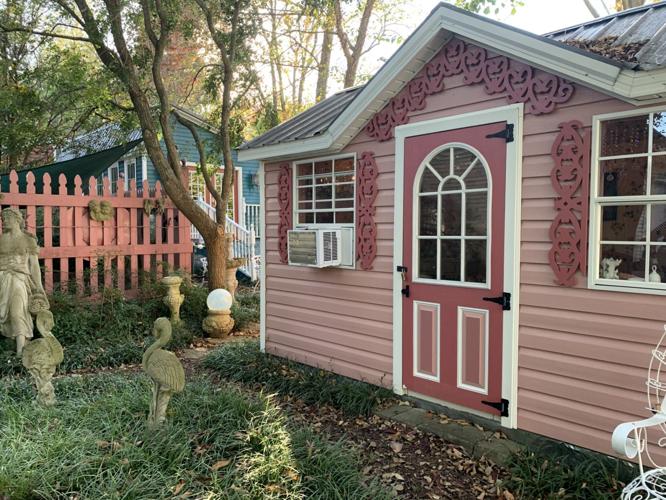 The Pink House in Glendale Kentucky 6.jpg