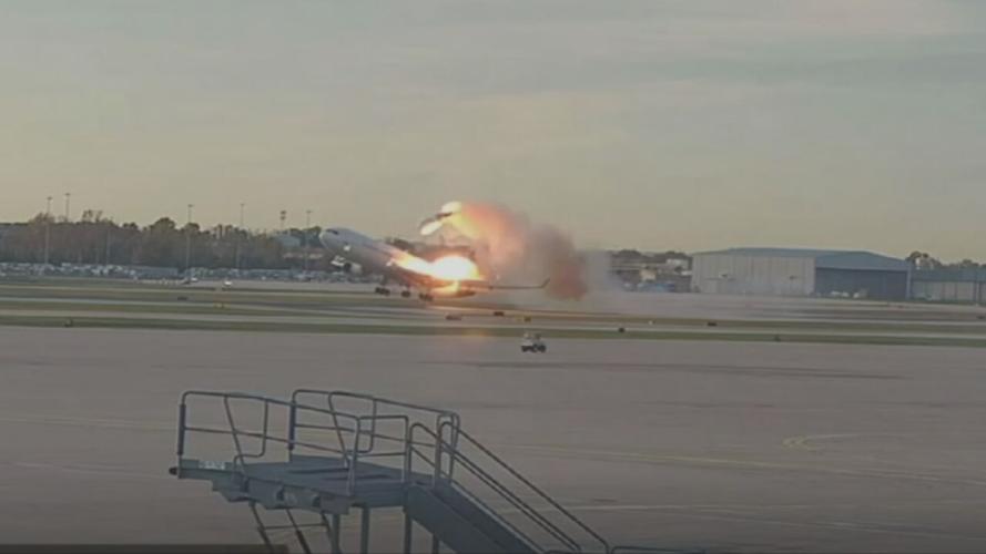 UPS Flight 2976 engine detaching - Airport surveillance video
