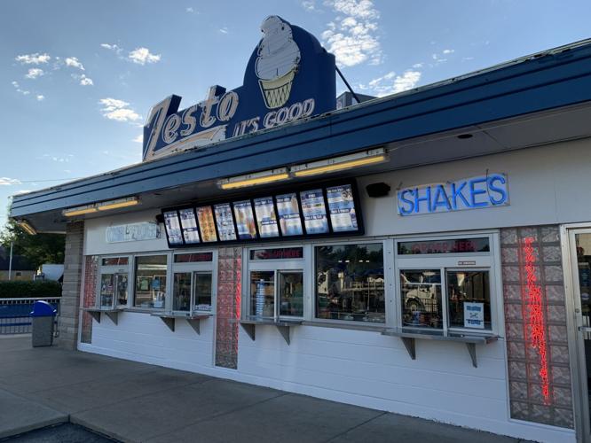 Zesto Entrance