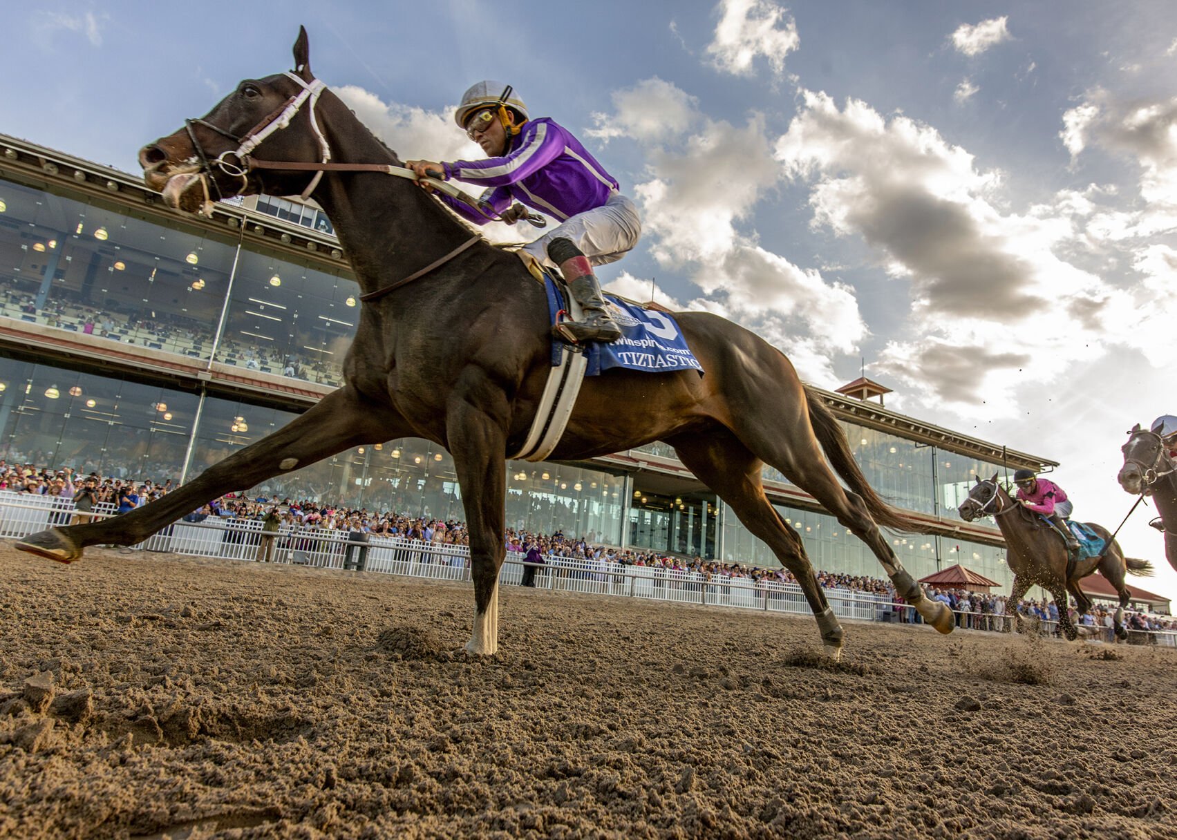 Tiztastic wins the $1 million Louisiana Derby and qualifies