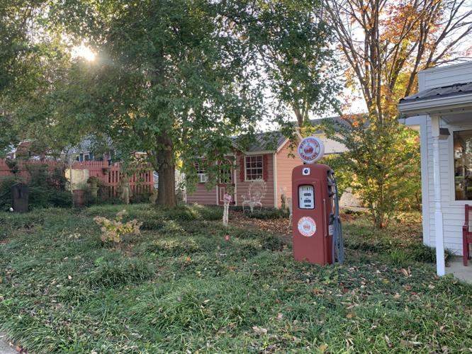 The Pink House in Glendale Kentucky 5.jpg