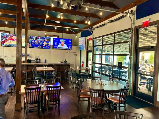 Craft House Pizza at Colonial Gardens