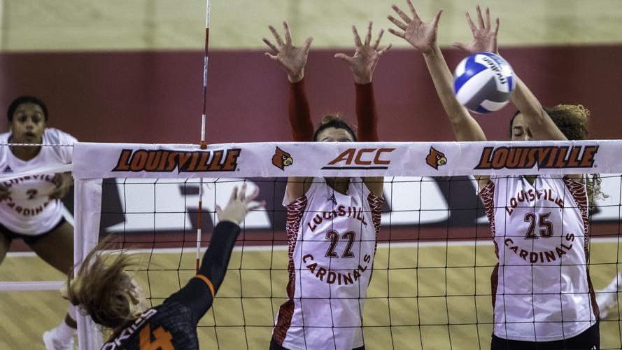 Louisville_Volleyball_0023.jpg