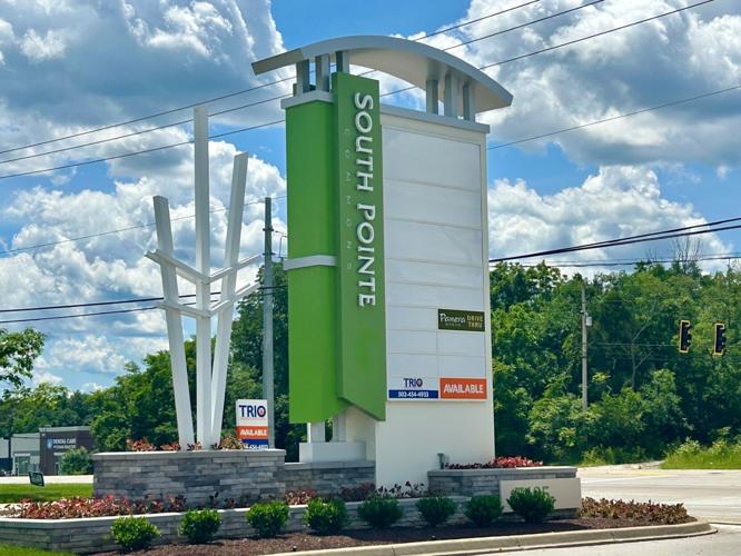 Southpointe Commons signage of stores.jpg