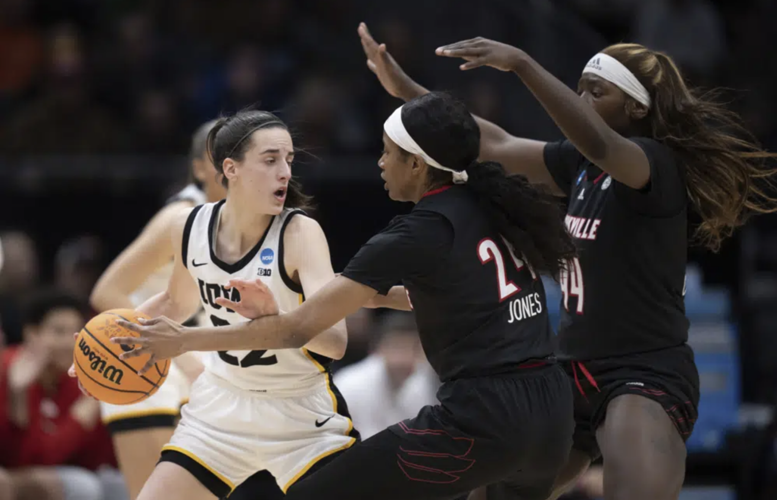 Caitlin Clark Louisville trap