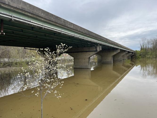Silver Creek flooding 4-9-25 (2).jpg