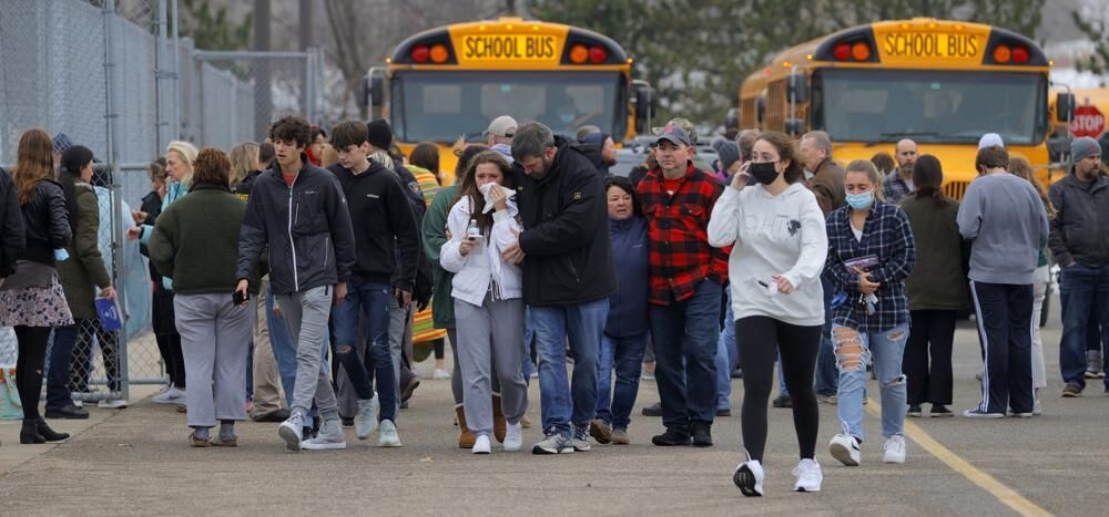 Crowds outside Oxford High after shooting