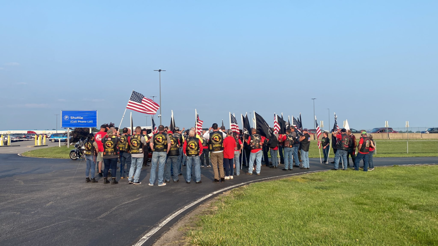 Veterans wait for WWII vet to return home 6-16-23