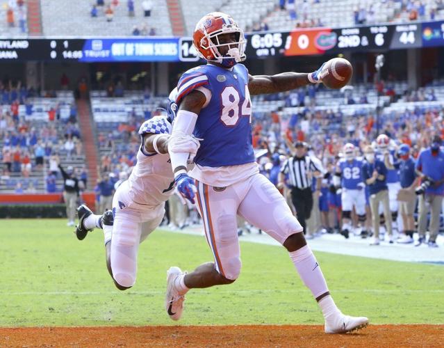 Florida Gators tight end Kyle Pitts (84) scores a touchdown during an NCAA college football game