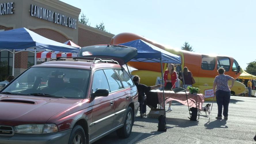 WEINERMOBILE IN NEW ALBANY.jpeg