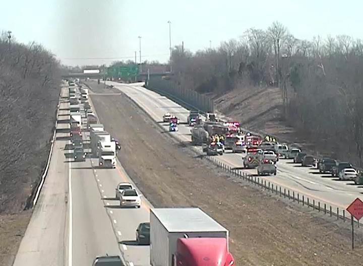 I 71 Reopens After Serious Crash Involving Semi And Car Near 265 News Wdrb Com I 71 Reopens After Serious Crash