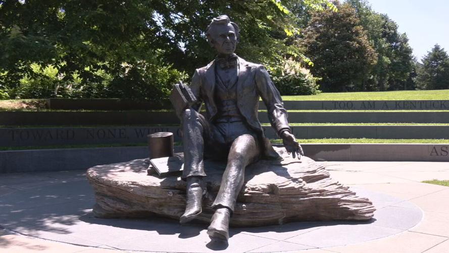Top hat returned to Abraham Lincoln statue at Waterfront Park