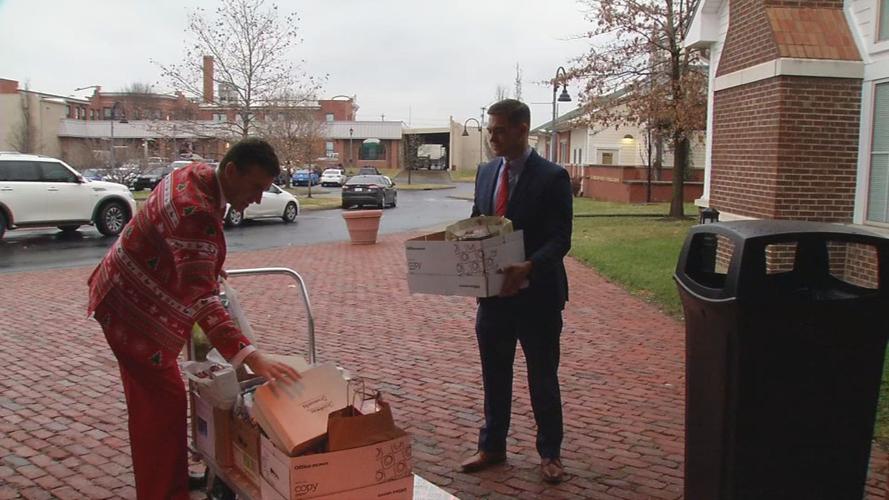 JINGLE TREE DELIVERY TO HOME OF INNOCENTS 12-21-18 (1).jpg