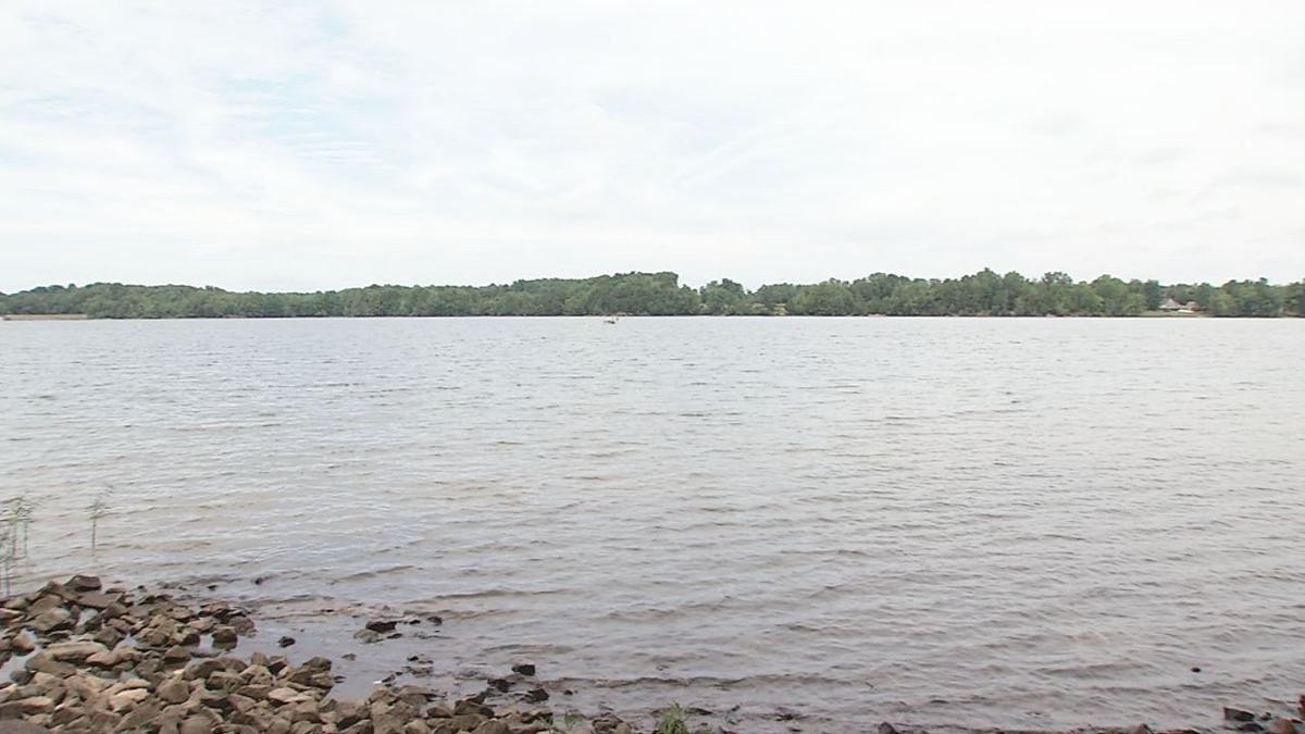 Indiana State officials issue advisory about toxic algae in local lake