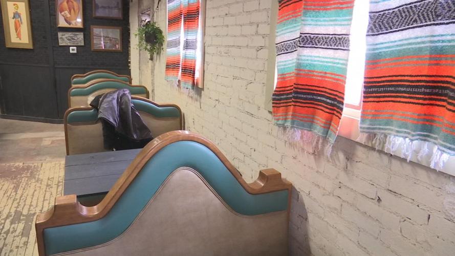 RAW EXPO EDIT FROM THIS_frame_27524 decors.jpg