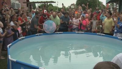 Indiana soap maker makes world record bath bomb