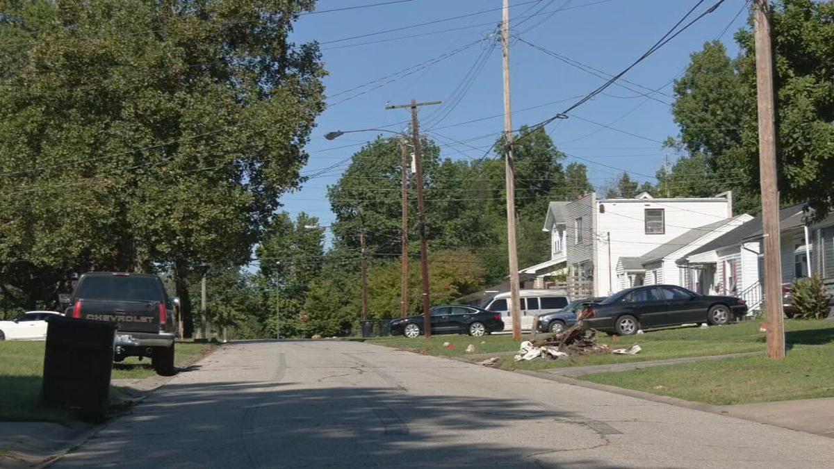 4 Juveniles Arrested After Carjacking Chase In West Louisville News Wdrb Com