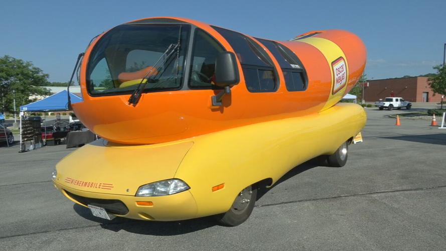 WEINERMOBILE IN NEW ALBANY.jpeg