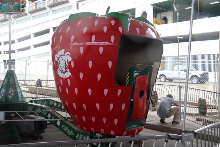 Crews set up booths along the Ohio River one day before Thunder Over Louisville 2023