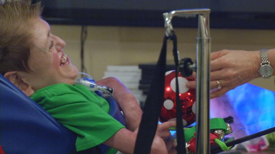 JINGLE TREE DELIVERY TO HOME OF INNOCENTS 12-21-18 (6).jpg