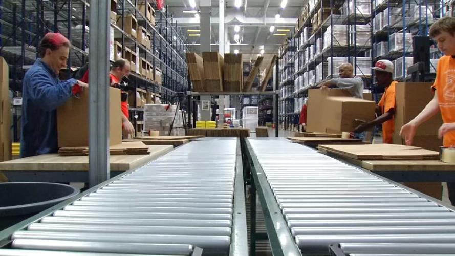 UPS increases starting wage for package handlers to 14 an hour News