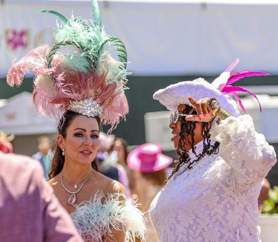OAKS DAY - FASHION AND CROWDS - CRAWFORD 5-5-2023 (9).jpg