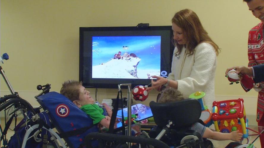 JINGLE TREE DELIVERY TO HOME OF INNOCENTS 12-21-18 (7).jpg