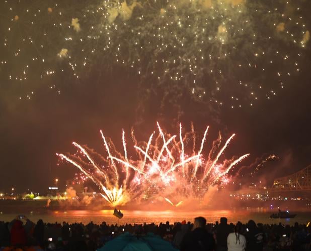 Waterfront Park in front of Thunder.JPG