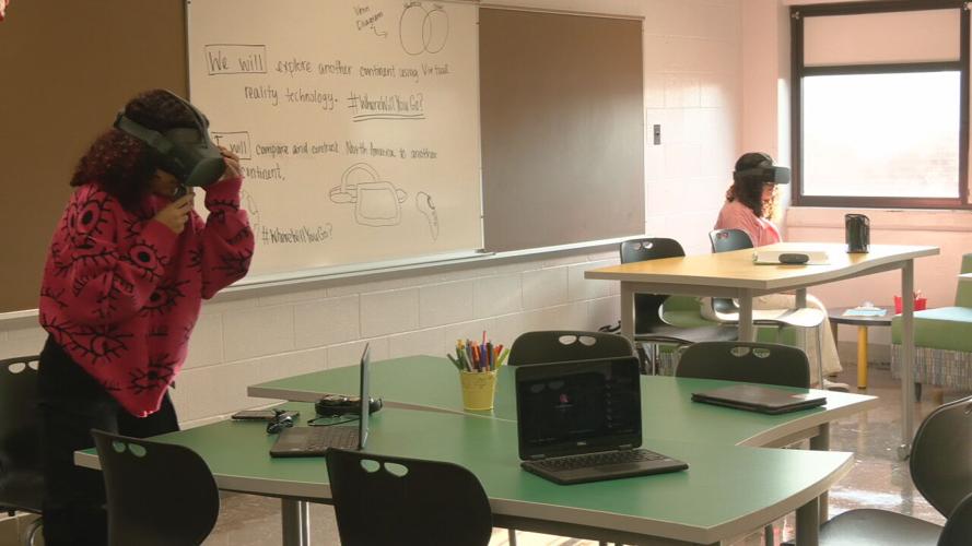 Western High School students in simulated magnet classroom