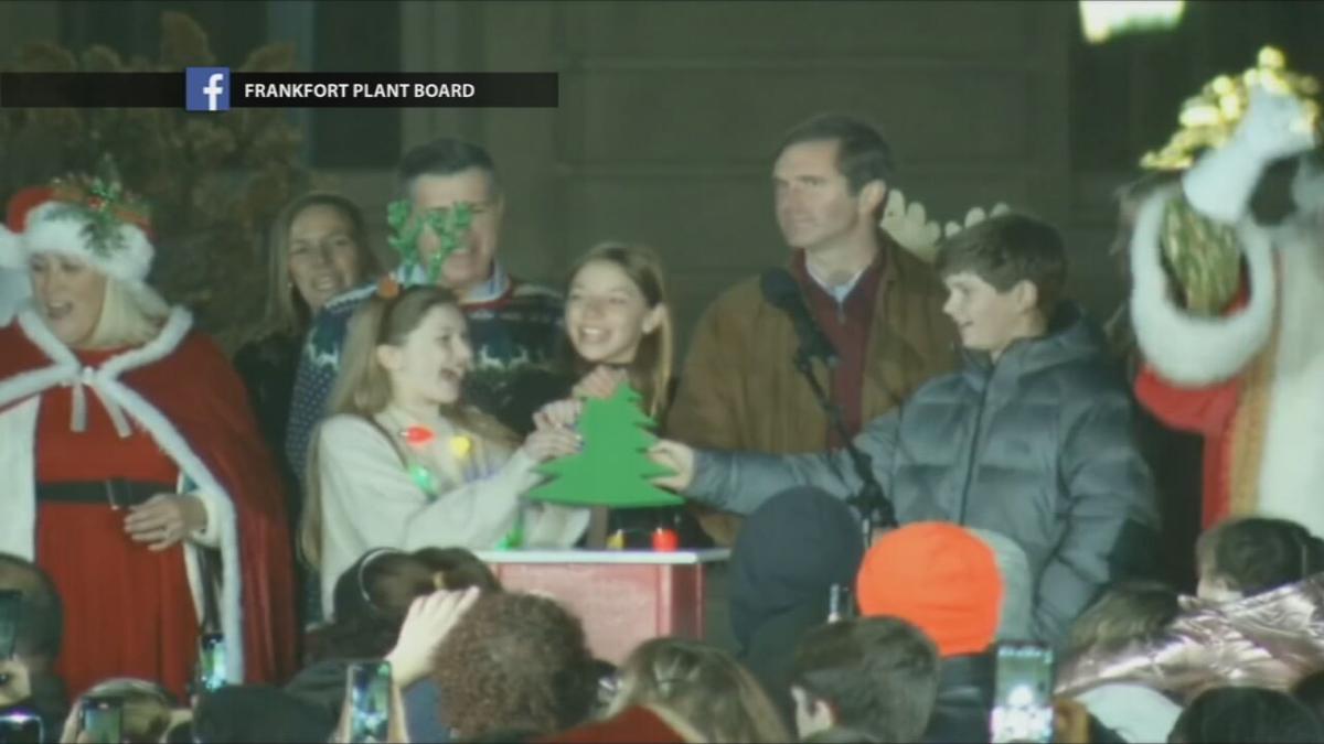 When Is The 2022 Frankfort Ky Christmas Parade Kentucky's Christmas Tree Lit, Annual Parade Held In Frankfort | News |  Wdrb.com
