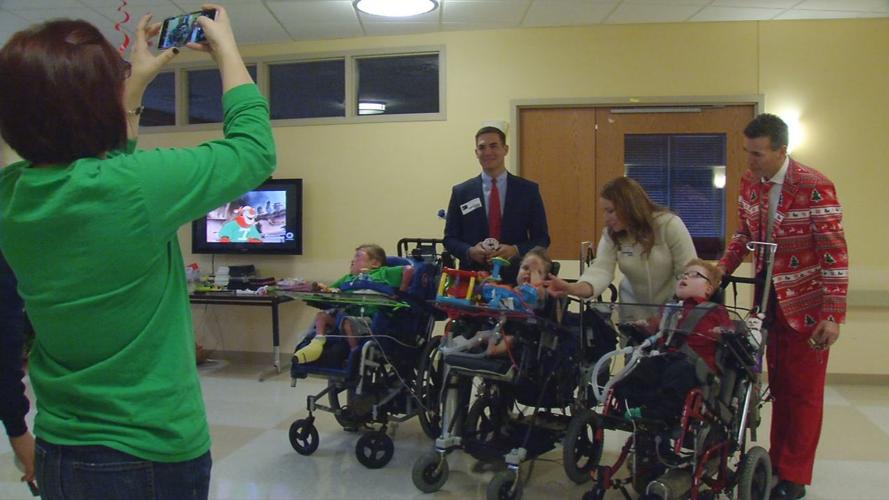 JINGLE TREE DELIVERY TO HOME OF INNOCENTS 12-21-18 (8).jpg