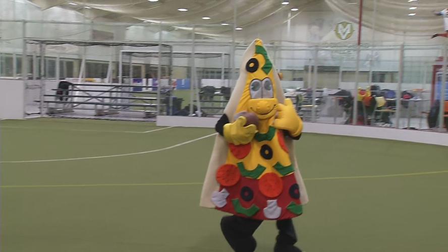 RAW MASCOT BOWL 2-1-19_frame_131139.jpg
